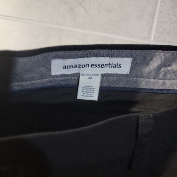 Amazon Essentials Mens Black Slash Pocket Flat Front Classic Chino Shorts Sz 40 - Picture 8 of 9